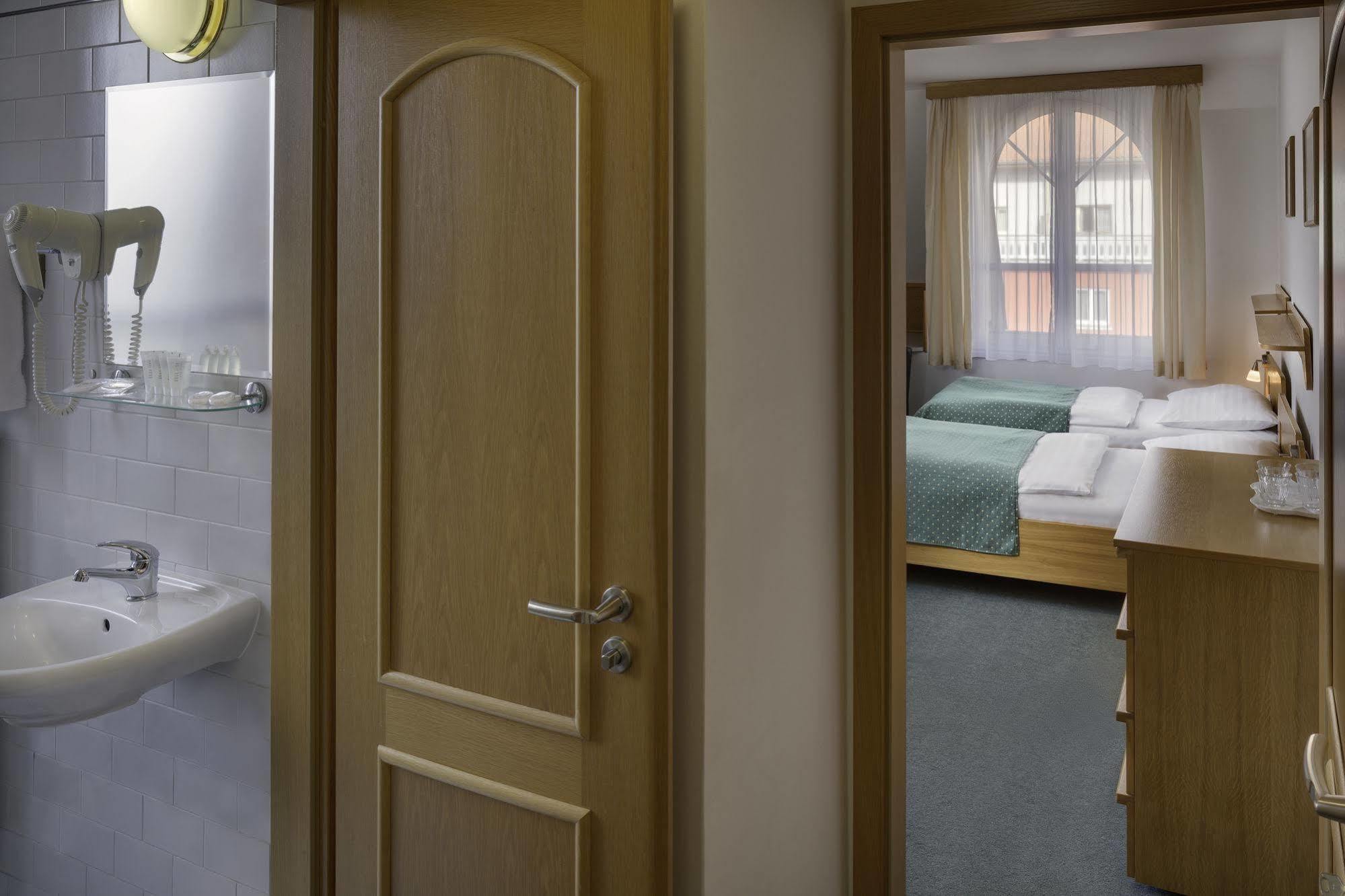 Hotel Otar Praga Zewnętrze zdjęcie