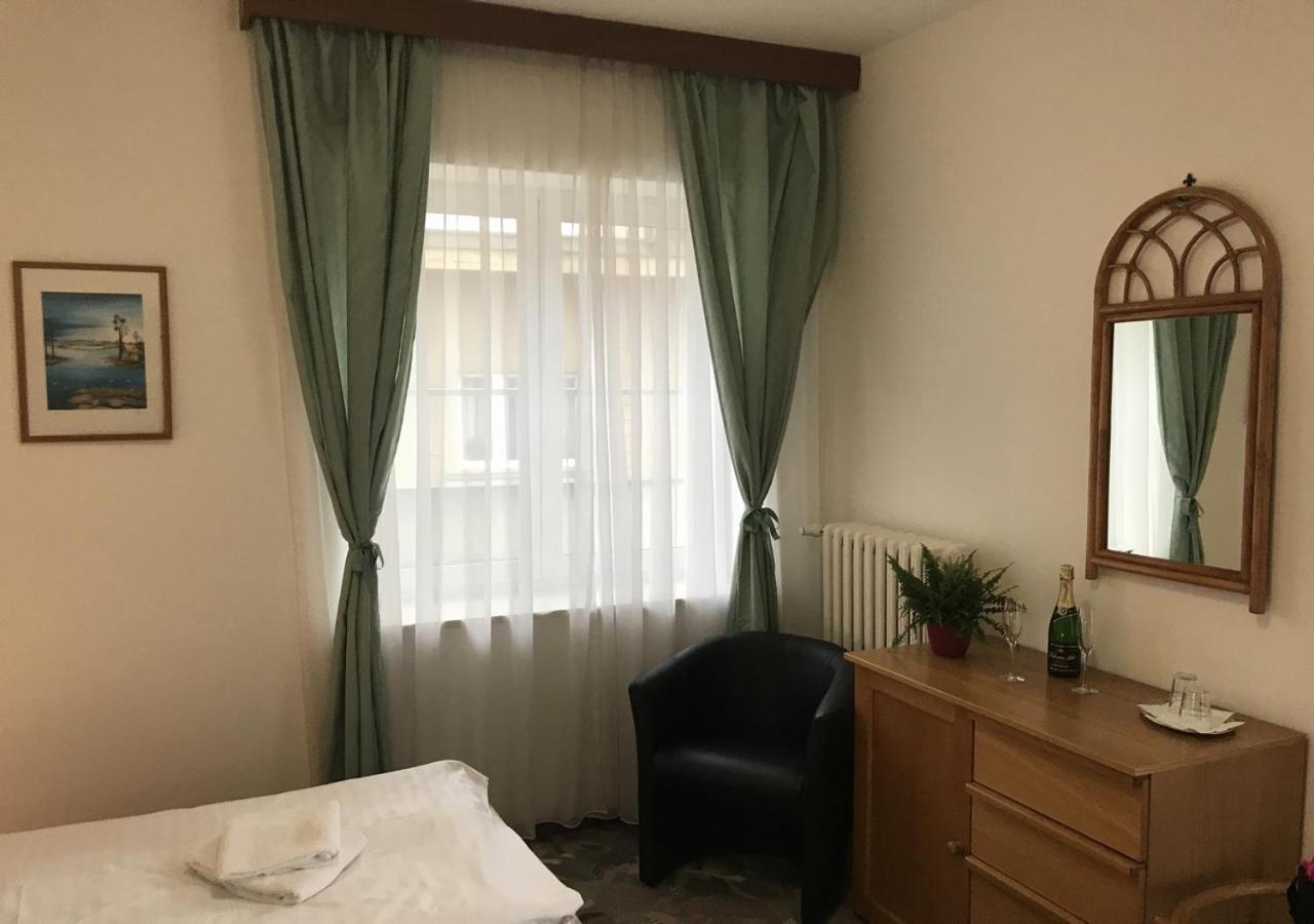 Hotel Otar Praga Zewnętrze zdjęcie